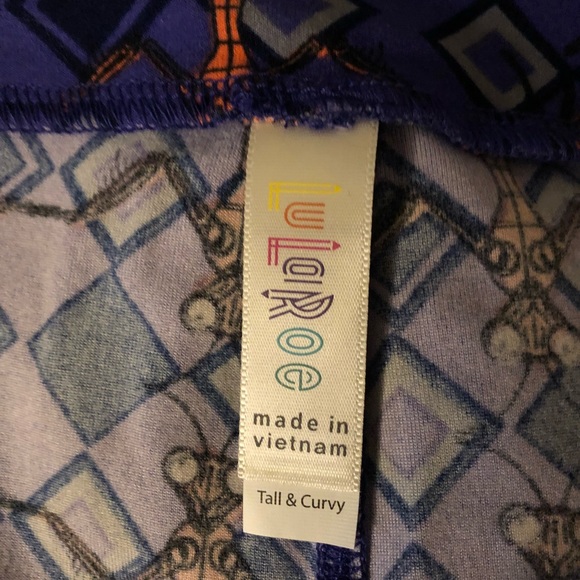 ♦️SALE!♦️ Disney Pinocchio Jiminy Cricket Leggings TC PLus Size 2X - Picture 3 of 7